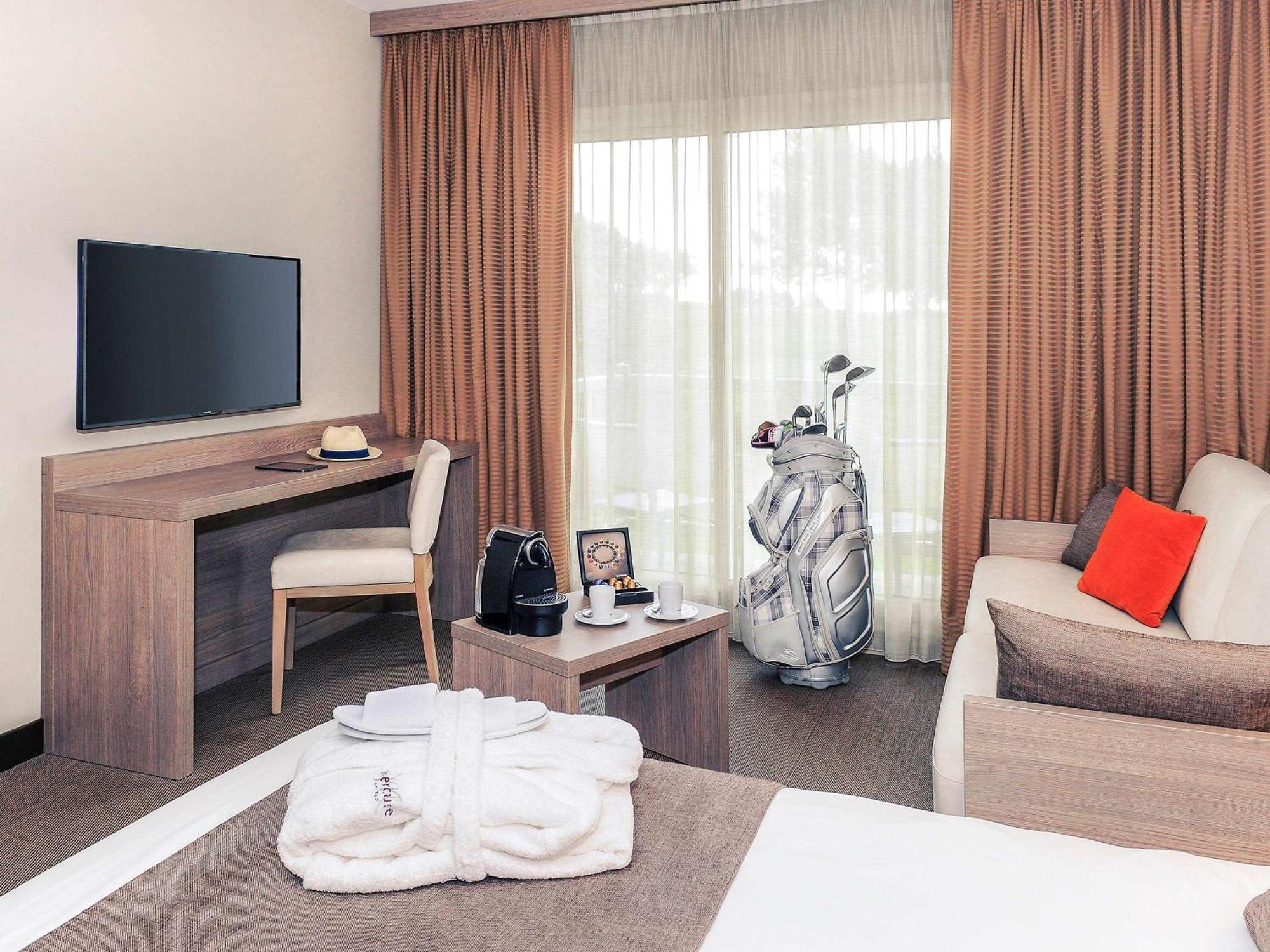 Mercure Bayeux Omaha Beach Пор-ан-Бессен-Юппен Екстер'єр фото